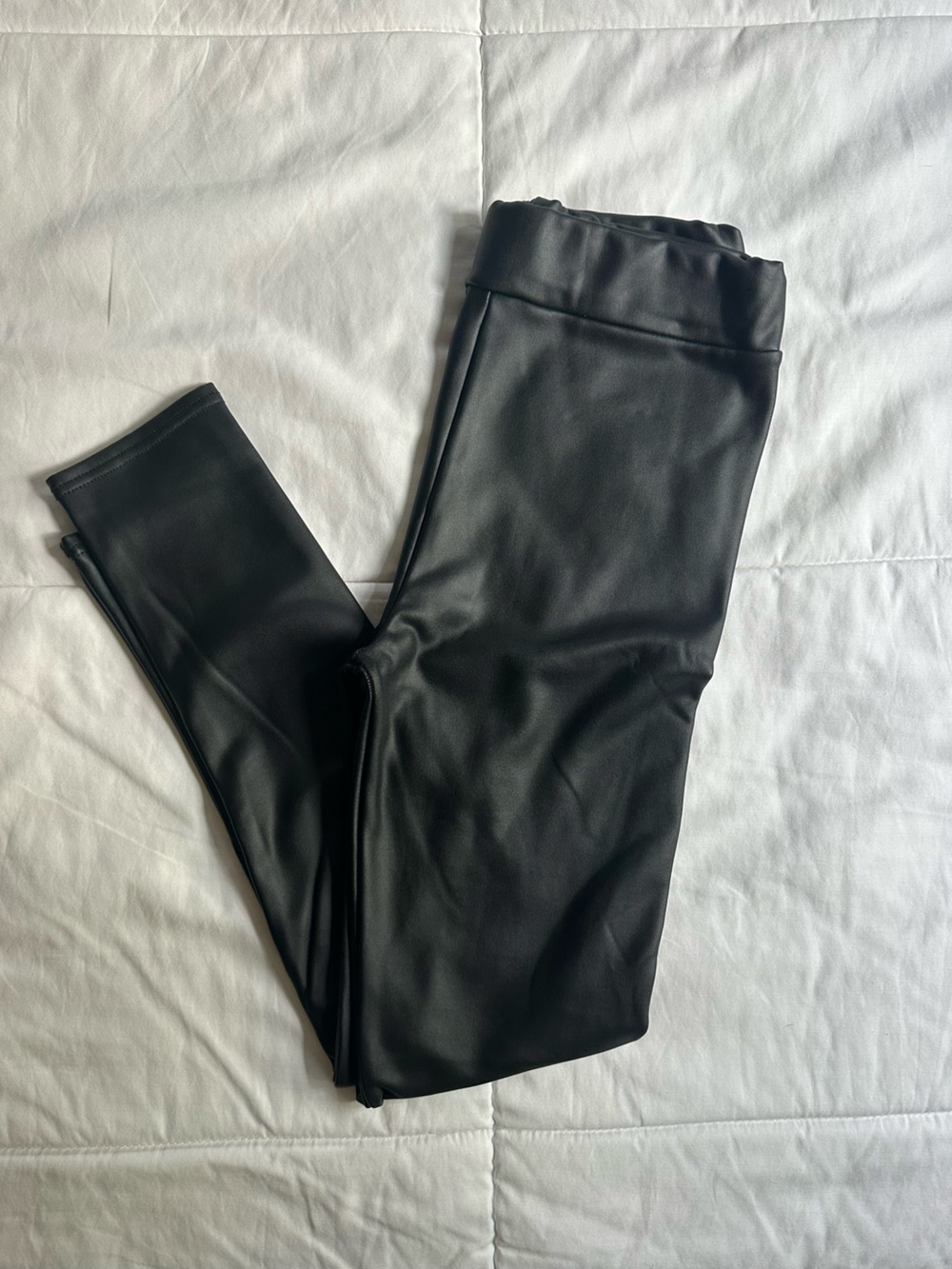 Pink Lily Black Faux Leather Leggings